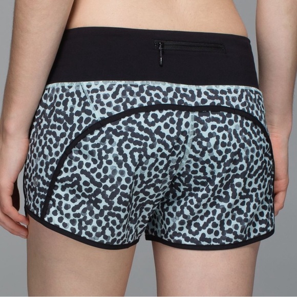 Lululemon Run Times Short 4‑Way Stretch – Ace Spot Tranquil Blue/Black – Women - Picture 3 of 9